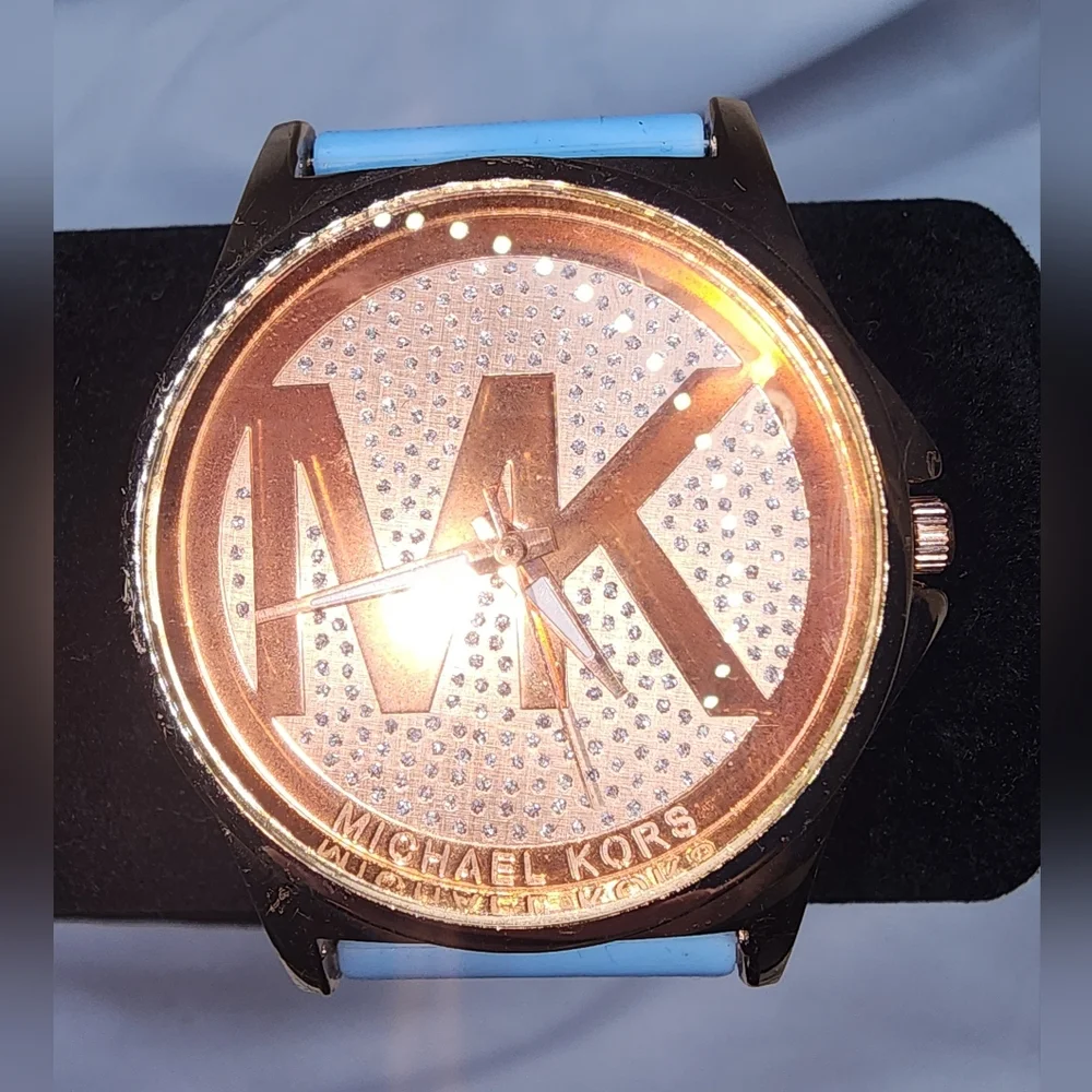 Michael Kors Women's Watch with a blue silicone strap, Rose gold-tone Face - Picture 2 of 9